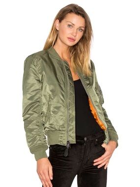 Alpha Industries MA-1 W Bomber in Sage Size S